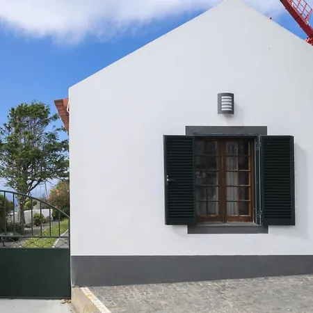 Pensión Casa Do Moinho - Garden & Sea View Retreat Ponta Delgada