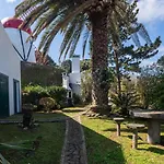 Guest house Casa Do Moinho - Garden & Sea View Retreat *