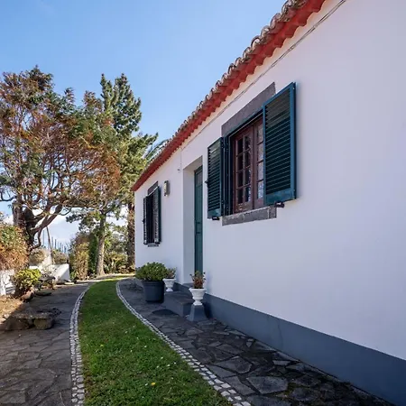 Casa Do Moinho - Garden & Sea View Retreat