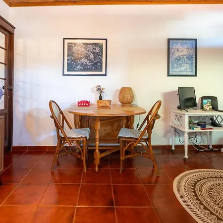 Guest house Casa Do Moinho - Garden & Sea View Retreat *