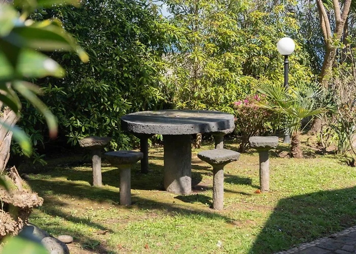 게스트하우스 Casa Do Moinho - Garden & Sea View Retreat Ponta Delgada